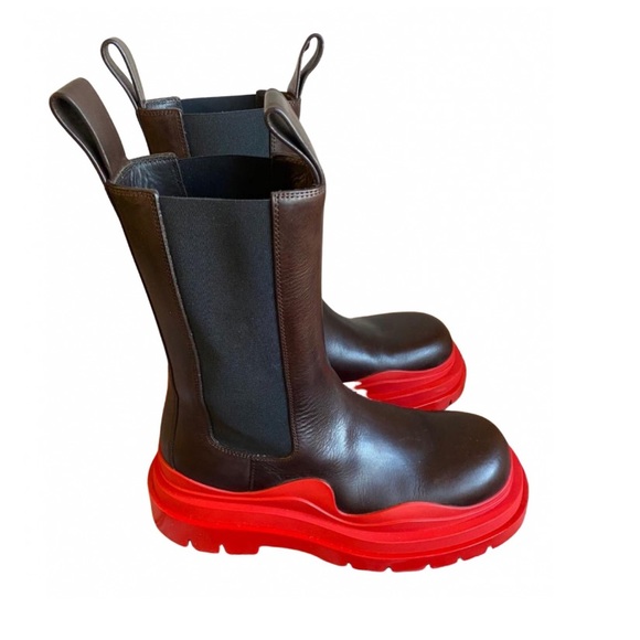 Bottega Veneta Tire Boots Limited Edition aso Hailey Bieber - Picture 2 of 4